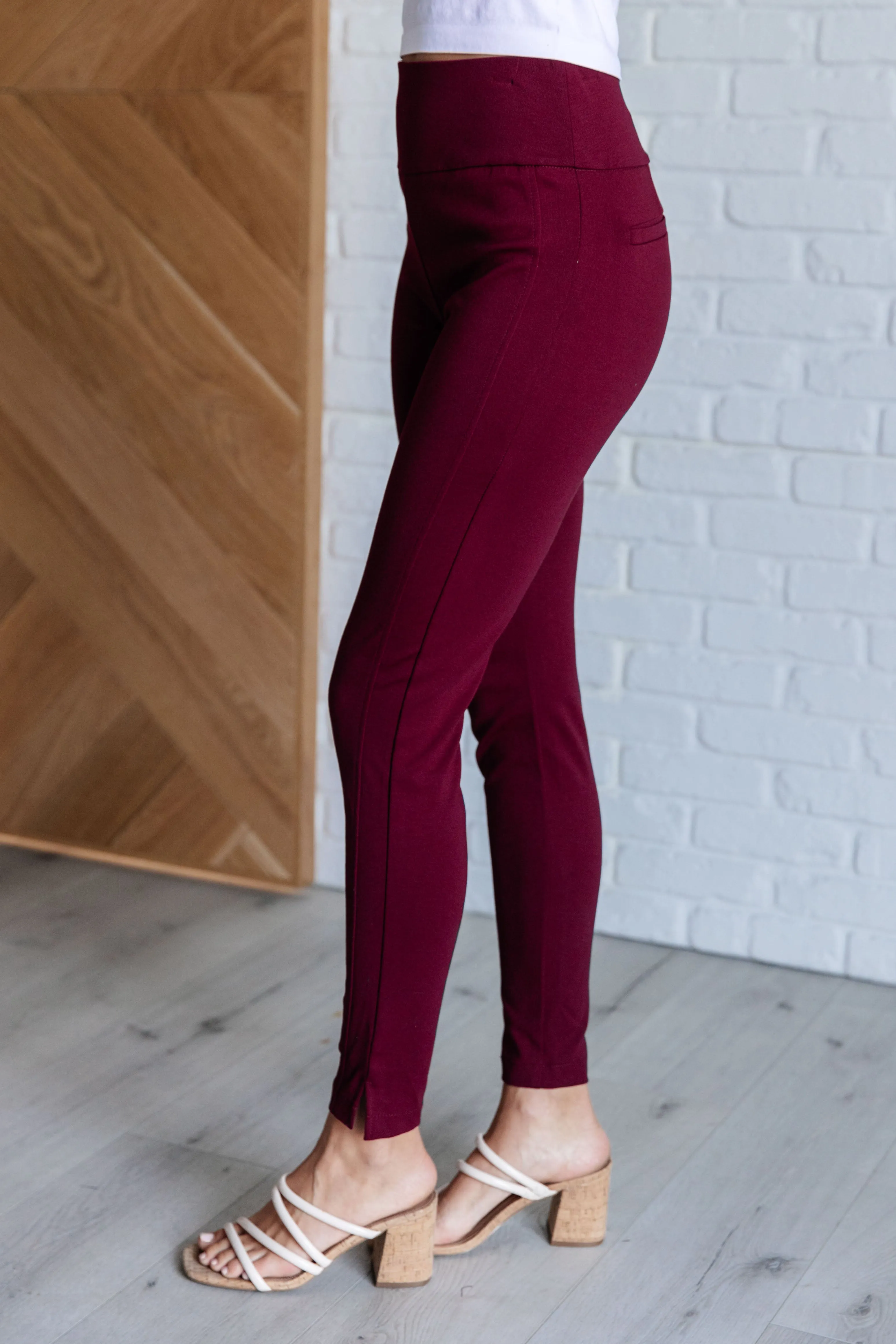 Magic Skinny 28" Pants in Wine - 11/14